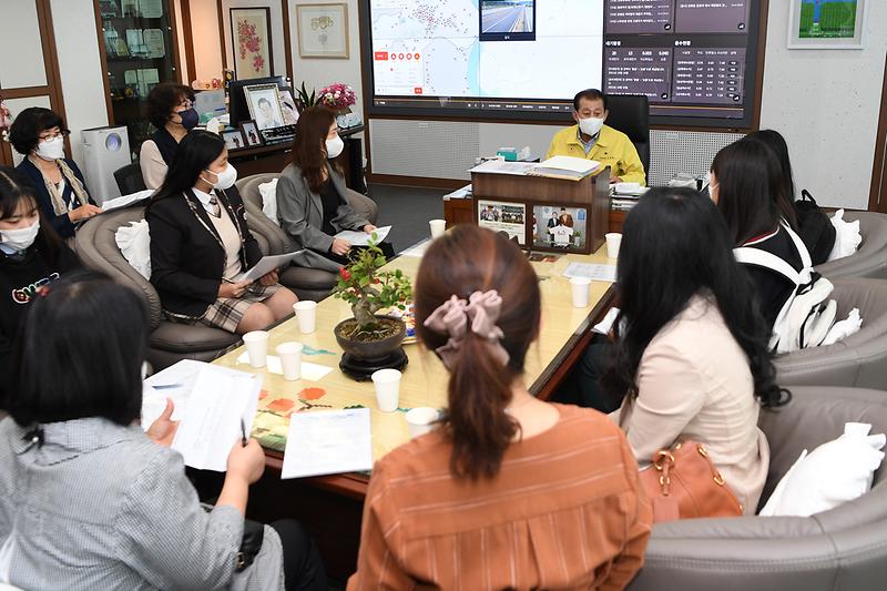 청소년_위생용품_지원사업_간담회_(1)