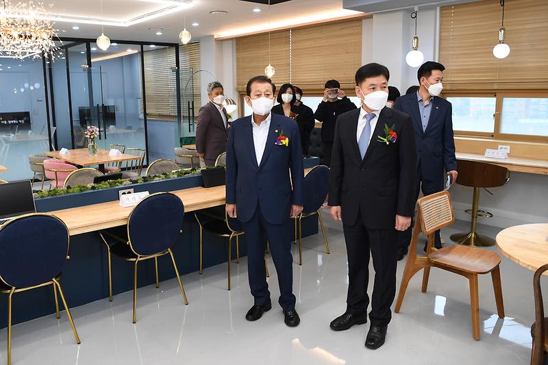 덕신고등학교_미래교실_그레이스_개관식_(4)