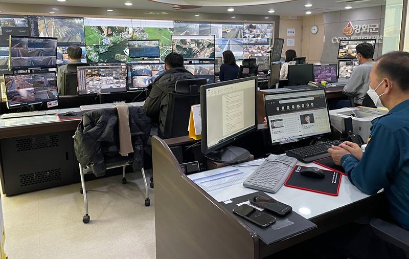 강화군_통합관제센터_내부_(1)