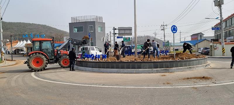 교동면_이장단_화단조성_(1)