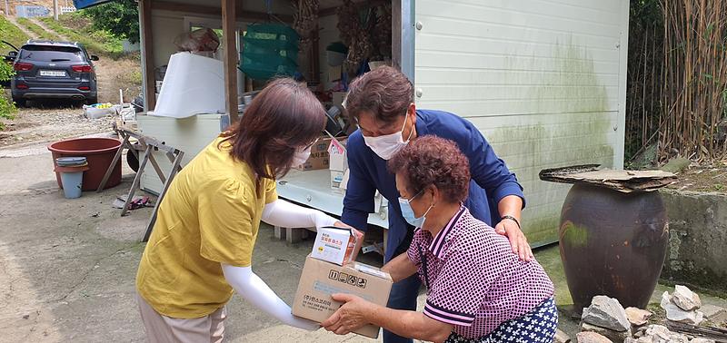 화도면_쌀국수전달사진2