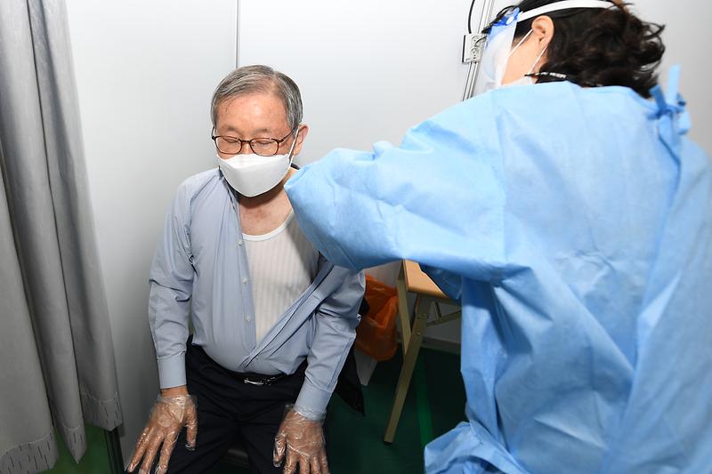 코로나19_백신_접종_(장기천_회장)