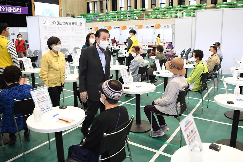 코로나19__접종_현장