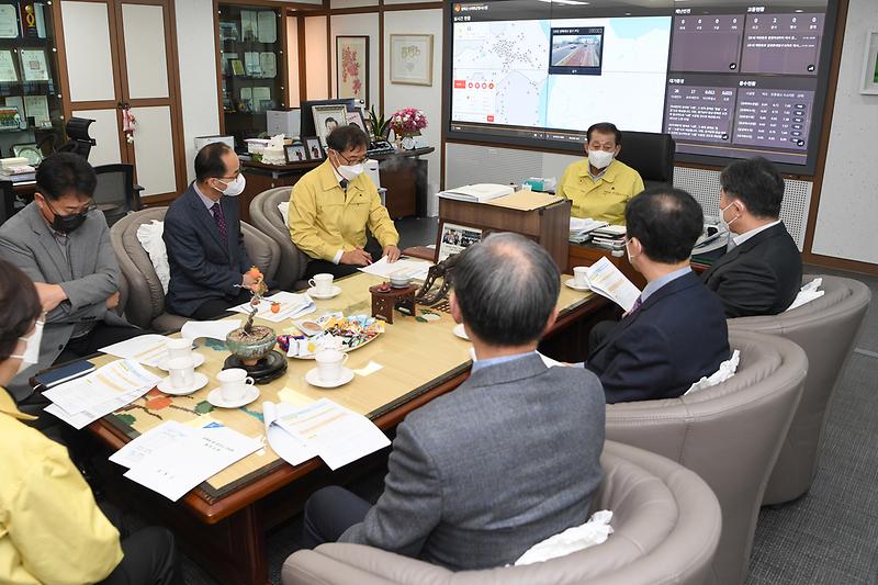 코로나_19_확산_방지를_위한_간담회_(4)