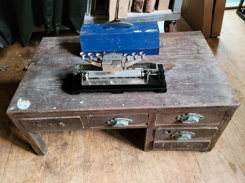 문화관광과_기증_점자타자기(20세기_초반_생산)