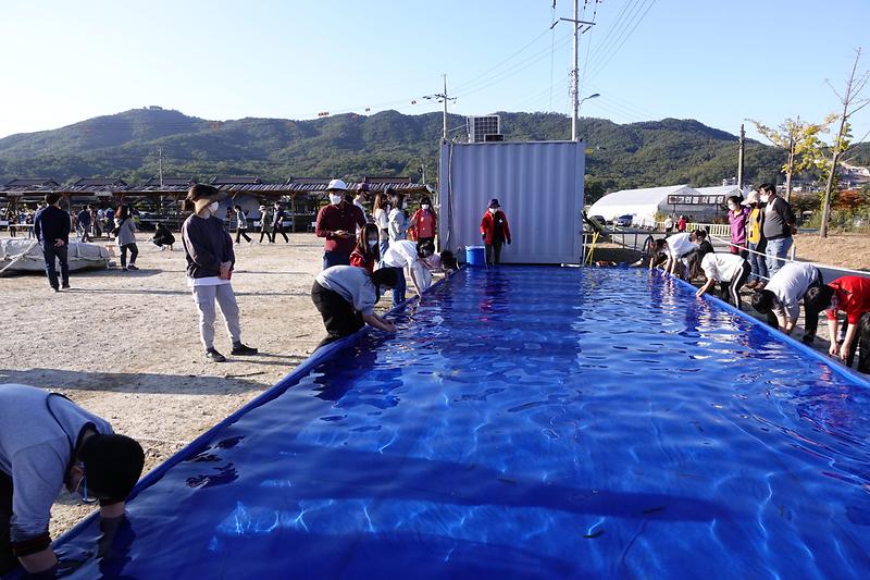 문화관광과_세계문화유산_프로그램(선사어로체험-미꾸라지_맨손잡기)