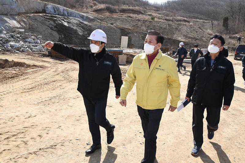 삼산면_만남의광장_조성공사현장_확인_(6)