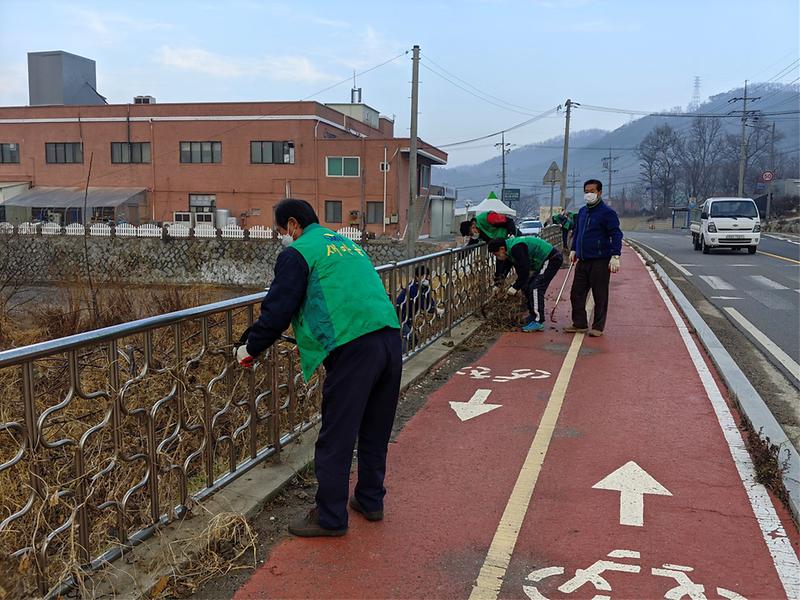 양도면_새마을지도자환경정화활동(2)