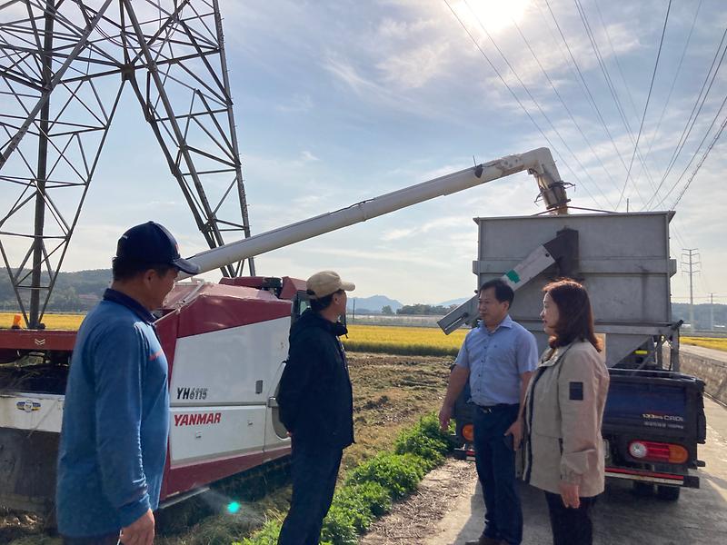 불은면_벼베기_현장_격려