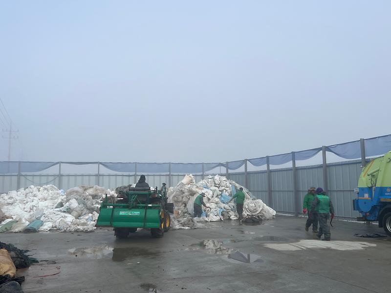 불은면_새마을지도자회_영농폐비닐_수거