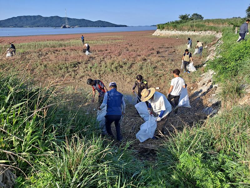 교동면_이장단_해안쓰레기_정비