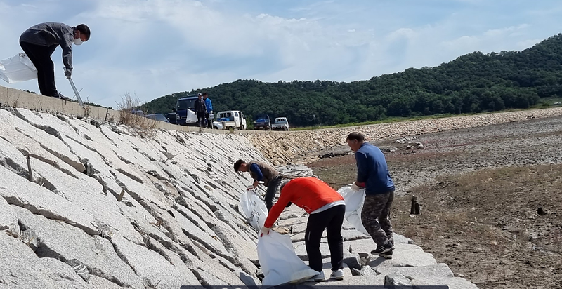 교동면_이장단_해안쓰레기_수거