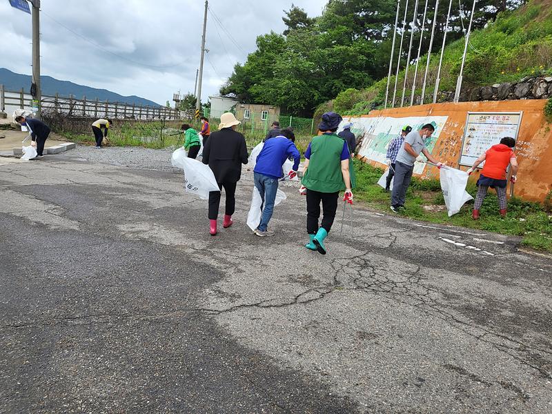 교동면_지역사회보장협의체_해안쓰레기_수거