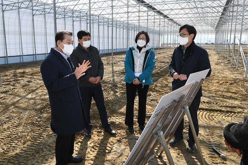 농업기술센터_연동_하우스_설치현장_학인_(13)