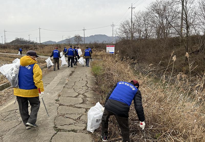 양도면_바르게살기위원회_환경정화_(2)