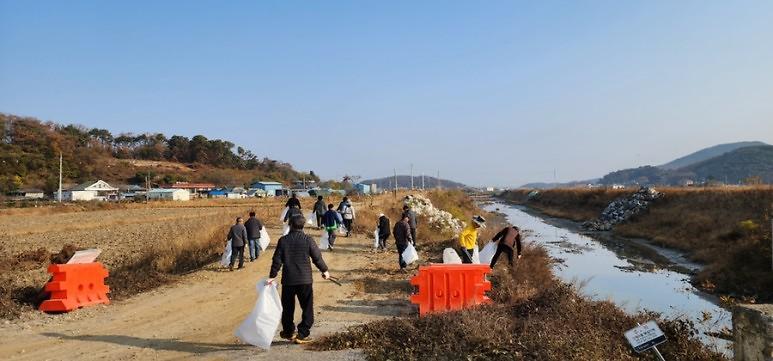 양사면_주민자치위_교산천_정화1