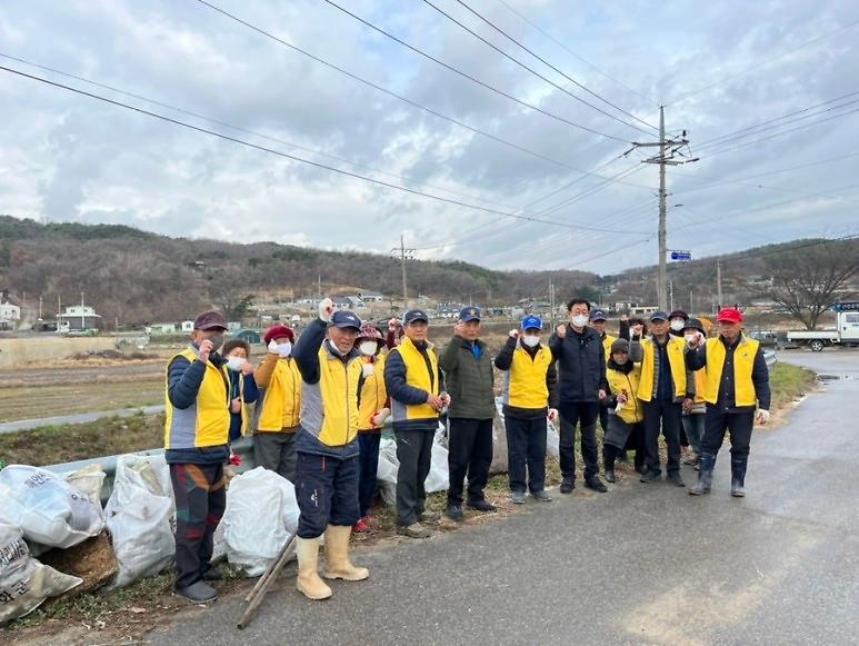 양사면_노인자원봉사클럽_해안쓰레기_수거