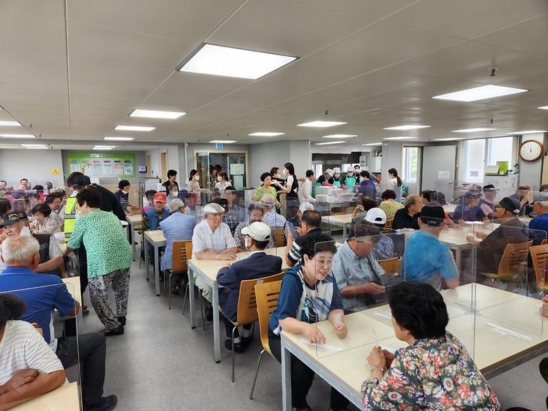 강화군노인복지관_삼계탕_제공_(1)