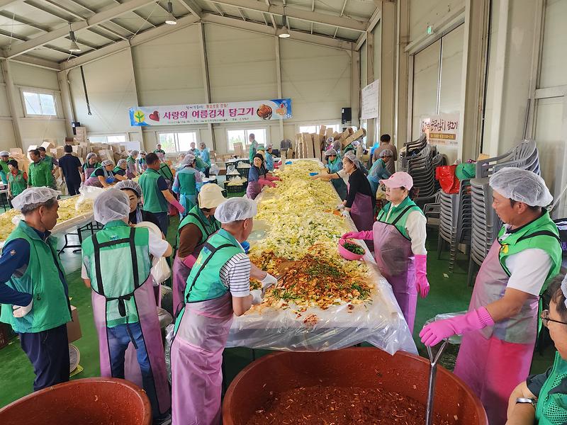 강화군새마을회_여름김치_나눔_(2)