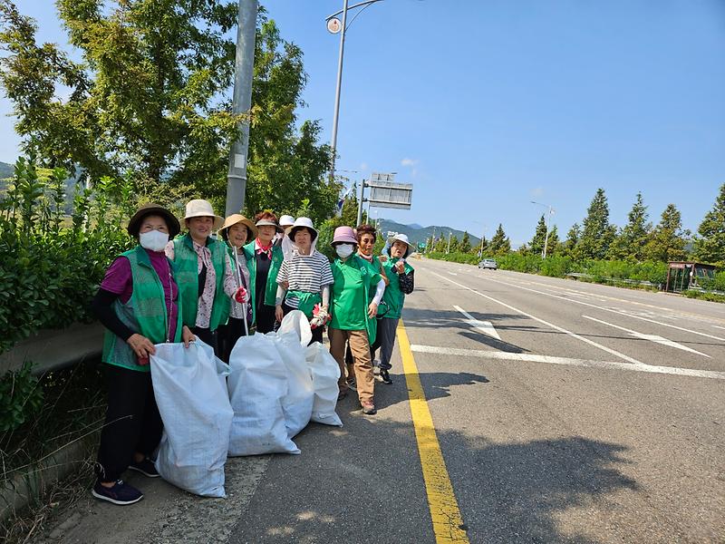 길상면_새마을부녀회_환경정화_(1)