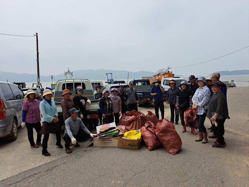 교동면_주민자치위원회_해안쓰레기_수거