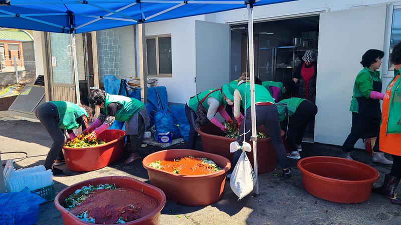 화도면_새마을부녀회,_봄김치_나눔행사2