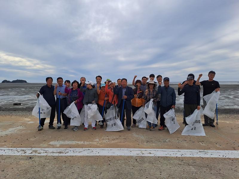 서도면_체육진흥위원회_해안가_청소_(1)