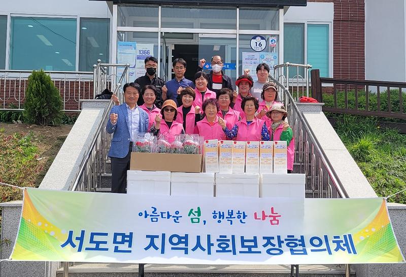 서도면_홀몸어르신_롤케익_전달