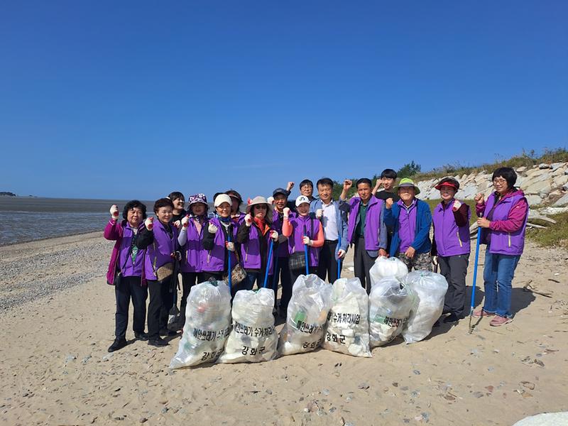 서도면_주민자치위원회,_해안가_쓰레기_수거_(1)