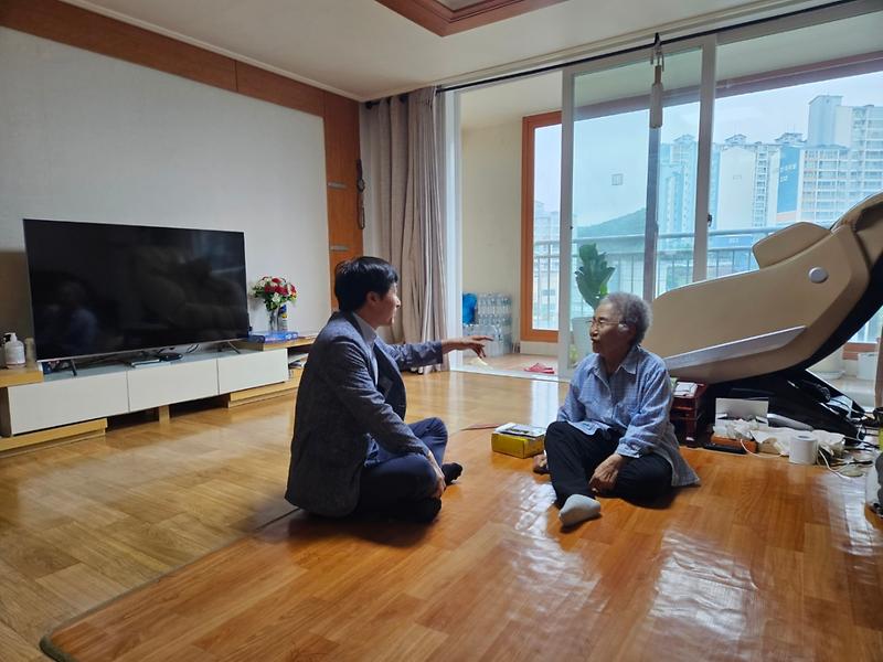 선원면_홀몸어르신_가정방문2