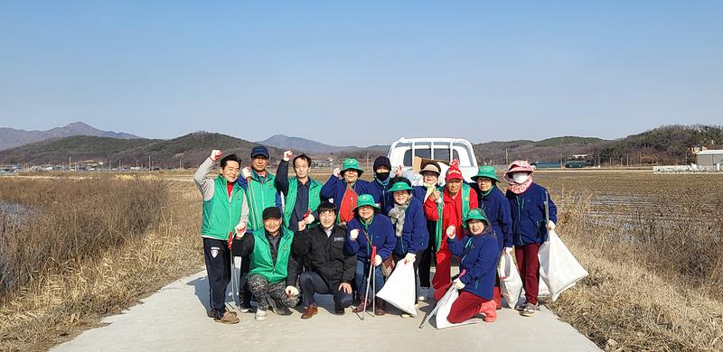 선원면_남녀새마을지도자협의회_환경정화_(1)