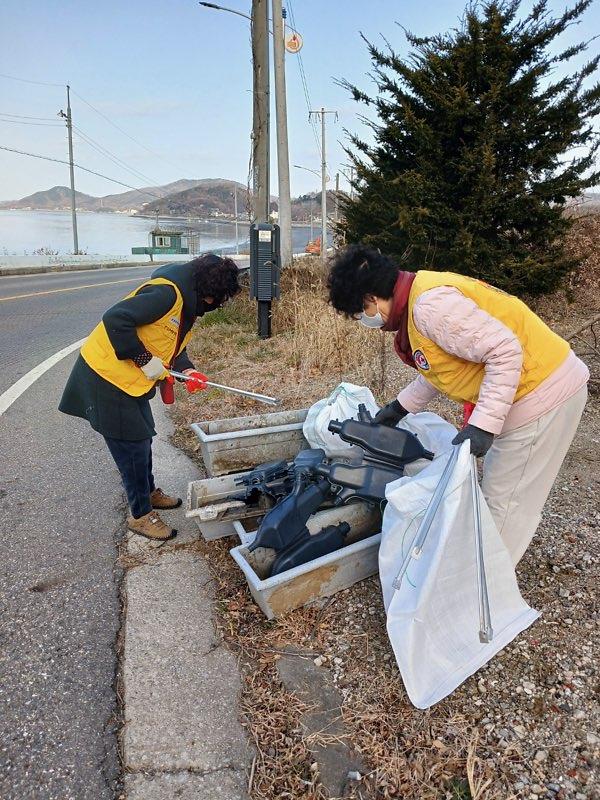 양도면_적십자부녀봉사회_“우리_동네는_우리가_깨끗하게!”_(2)