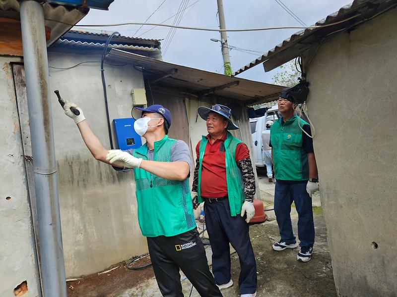 양도면_새마을지도자협의회_집수리_봉사_(1)