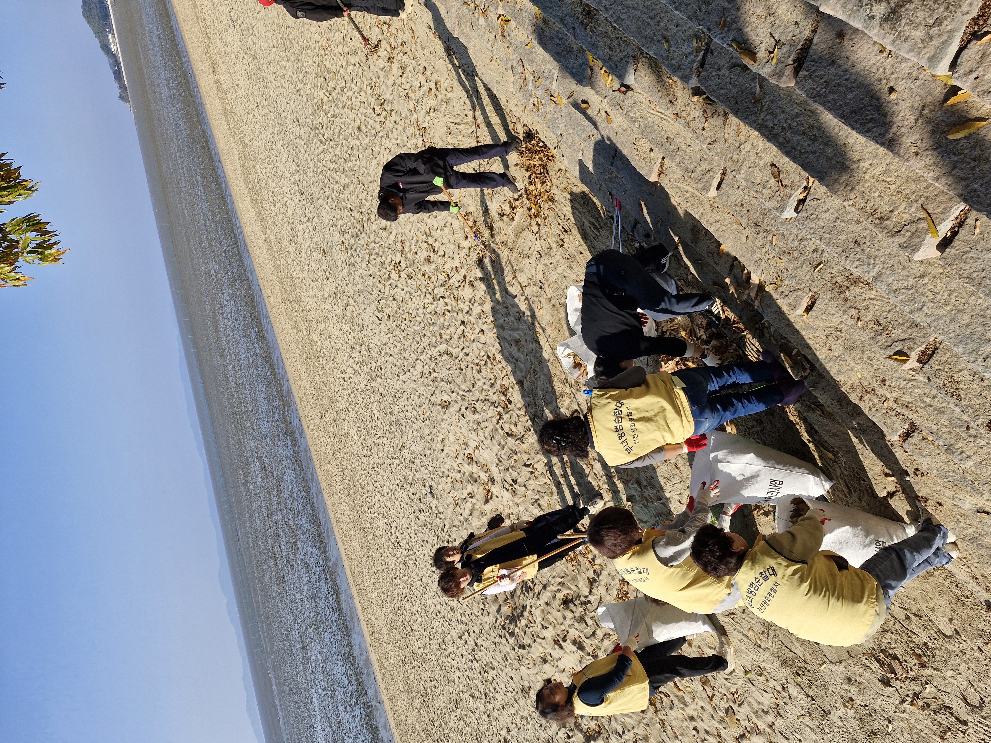 화도면_부녀자율방범대,_강화_대표_관광지_동막해변에서_환경정화_활동_펼쳐_(3)