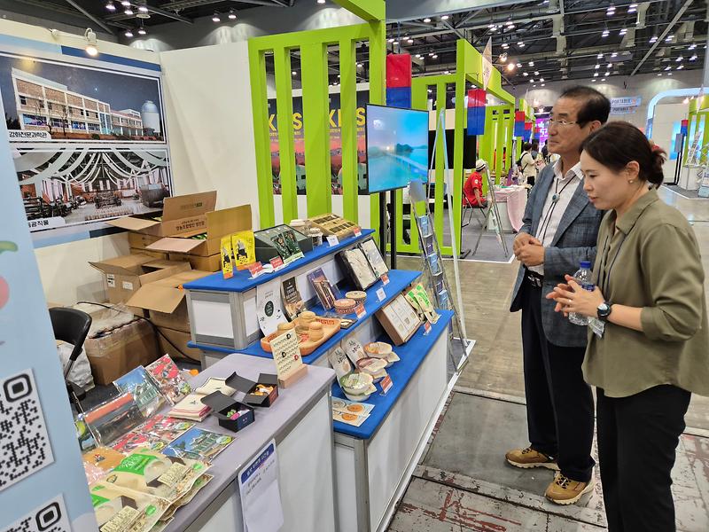 배충원_의장,_대한민국_국제_관광박람회_현장_찾아_(2)