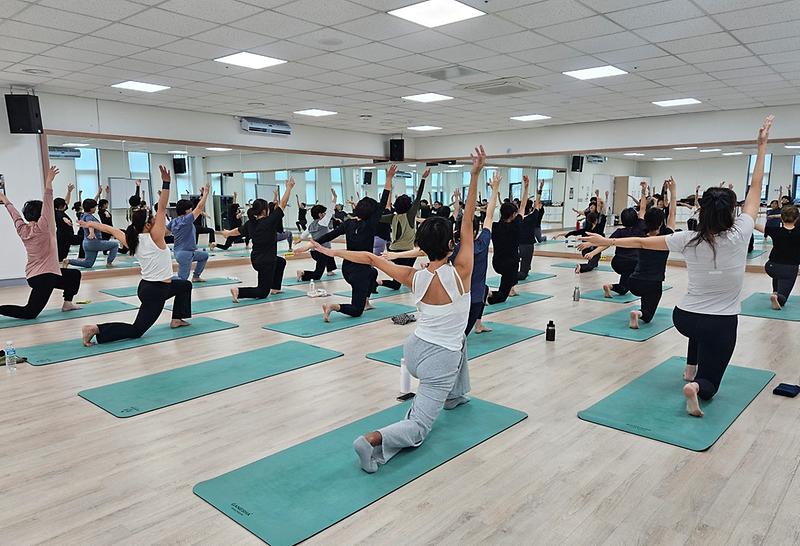 강화군_행복센터_2024년_평생교육_프로그램_(요가_과정)