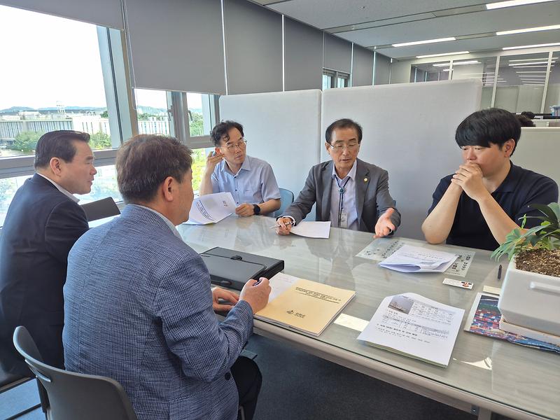 강화군의회_배충원_의장,_해양수산부_방문해_지역_현안_건의(배충원의장)_(2)