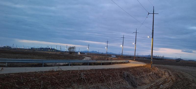 강화의_밤거리_밝힌다…안심_LED_보안등_추가_설치_완료_(1)