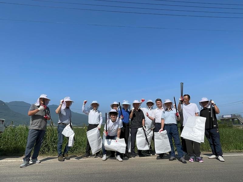 길상면_이장단,_길정천_일원_환경정화_활동_(1)