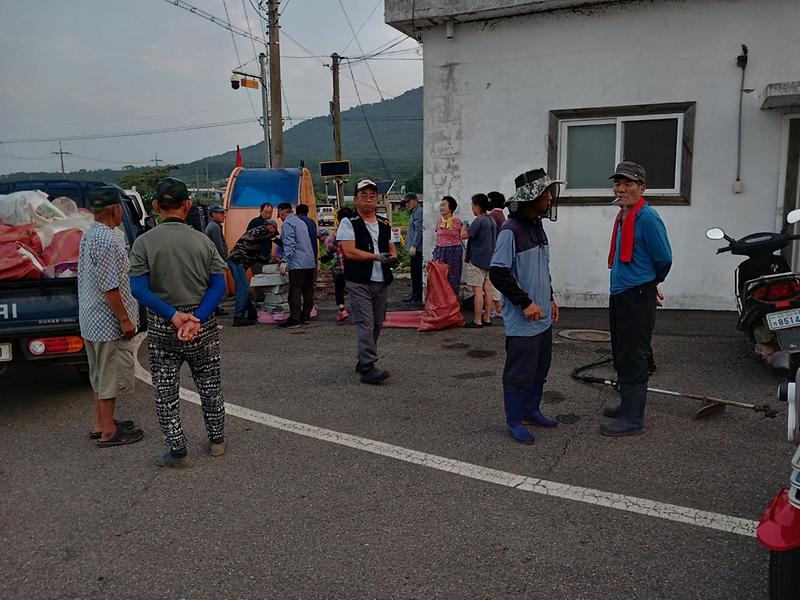 교동면_읍내리_쓰레기_배출지_대청소_(3)