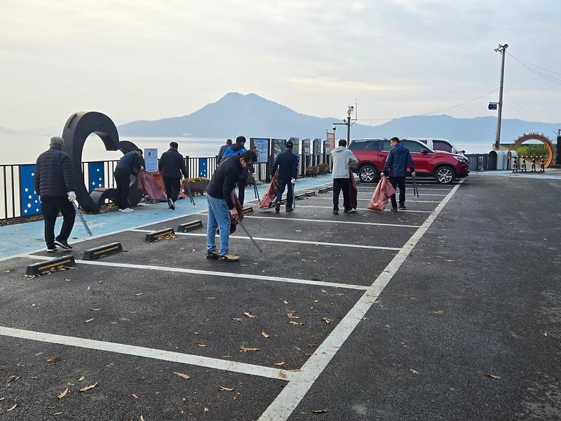 교동면_이장단__해안_쓰레기_수거_앞장