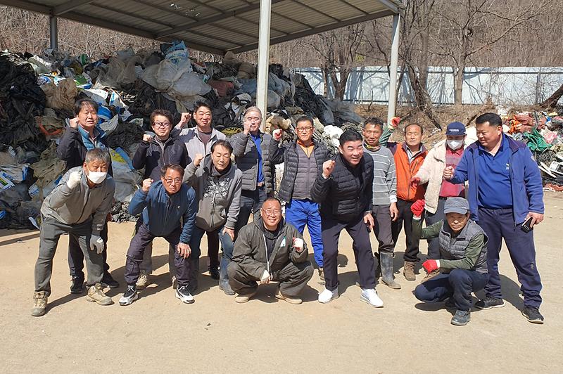 교동면_이장단,_영농_폐비닐_수거_(1)