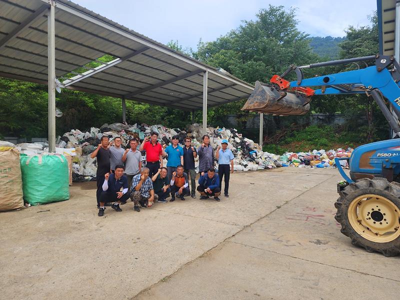 교동면_이장단_영농폐비닐_수거_(2)