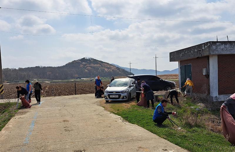 교동면_주민자치위원회,_봄맞이_해안가_쓰레기_수거
