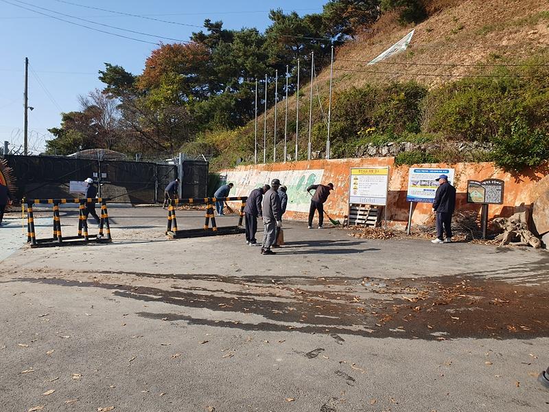 교동면_노인회，_해안가_및_나들길_환경정화_실시