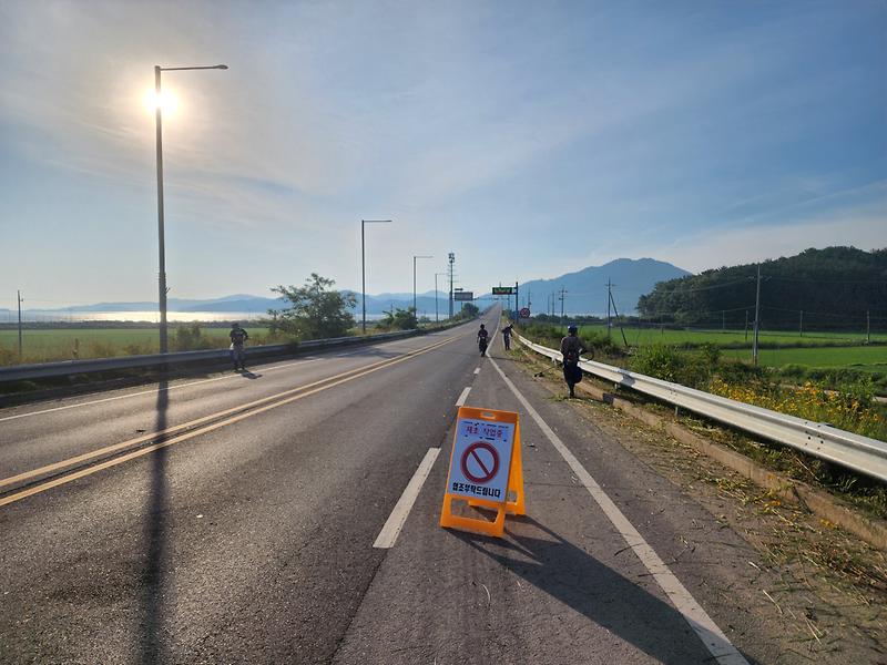 교동면_새마을지도자,_도로변_제초_작업_실시