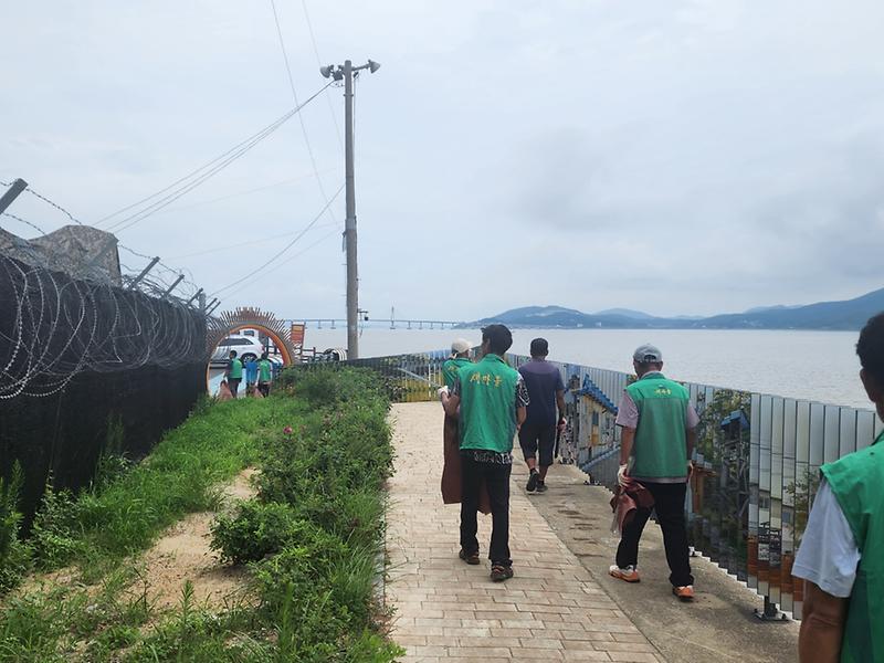 교동면_새마을지도자협의회_나들길_환경정비_(2)