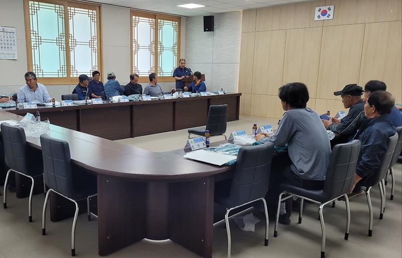 하점면,_이장단과_불법투기된_쓰레기_대책_논의