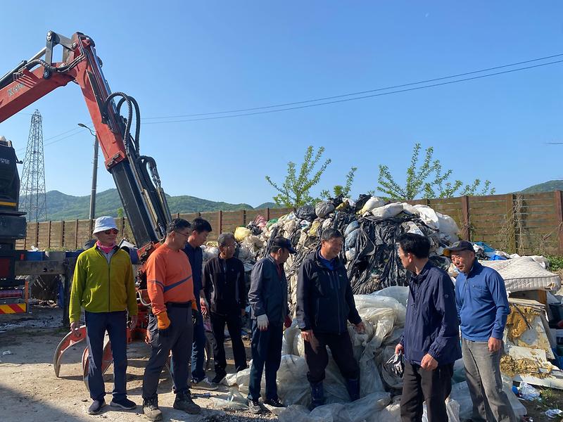 삼산면_이장단,_영농_폐비닐_수거_활동_(2)