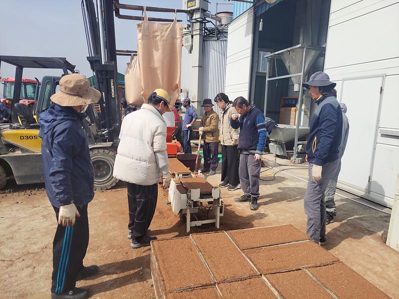 삼산면,_못자리_영농현장_방문_격려_(1)